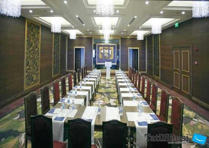 Crystal Palace Luxury Resort Spa 